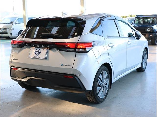 ノート Ｘ　アラウンドビューモニター　インテリジェントルームミラー　後側方車両検知警報　純正オプション９型ワイドナビ　フルセグＴＶ　アラウンドビューモニター　ＥＴＣ　エマージェンシーブレーキ　インテリジェントキー（9枚目）