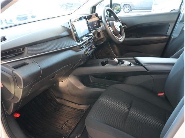 ノート Ｘ　アラウンドビューモニター　インテリジェントルームミラー　後側方車両検知警報　純正オプション９型ワイドナビ　フルセグＴＶ　アラウンドビューモニター　ＥＴＣ　エマージェンシーブレーキ　インテリジェントキー（17枚目）