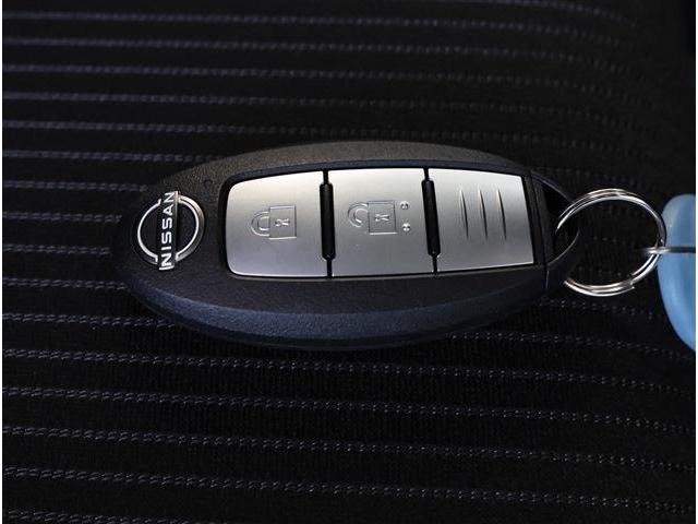 ノート Ｘ　アラウンドビューモニター　インテリジェントルームミラー　後側方車両検知警報　純正オプション９型ワイドナビ　フルセグＴＶ　アラウンドビューモニター　ＥＴＣ　エマージェンシーブレーキ　インテリジェントキー（19枚目）
