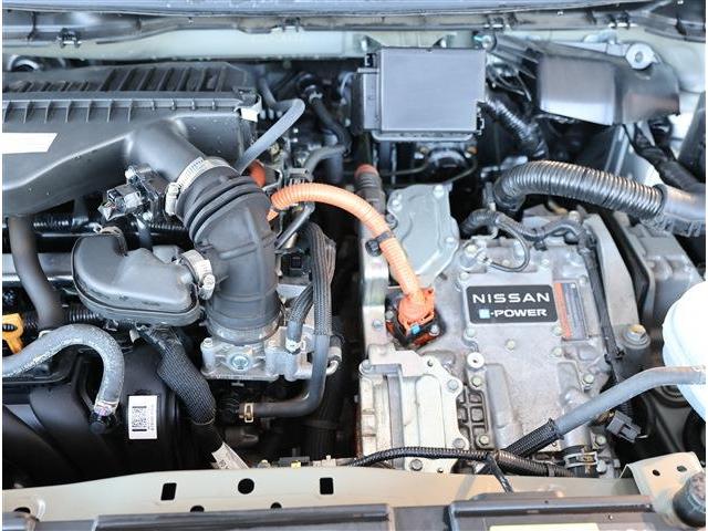 ノート Ｘ　アラウンドビューモニター　インテリジェントルームミラー　後側方車両検知警報　純正オプション９型ワイドナビ　フルセグＴＶ　アラウンドビューモニター　ＥＴＣ　エマージェンシーブレーキ　インテリジェントキー（21枚目）