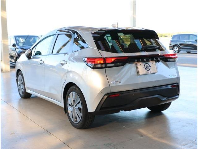 ノート Ｘ　アラウンドビューモニター　インテリジェントルームミラー　後側方車両検知警報　純正オプション９型ワイドナビ　フルセグＴＶ　アラウンドビューモニター　ＥＴＣ　エマージェンシーブレーキ　インテリジェントキー（26枚目）