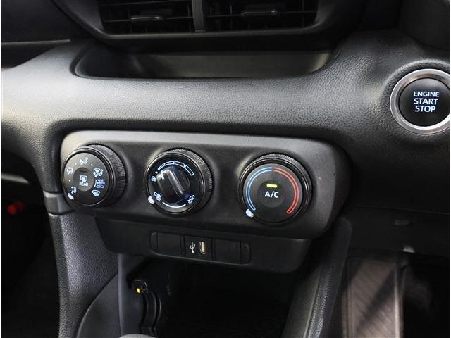 ヤリス Ｘ　クリアランスソナー　スマートキー　ディスプレイオーディオ　ナビキット　バックカメラ　ＥＴＣ（12枚目）