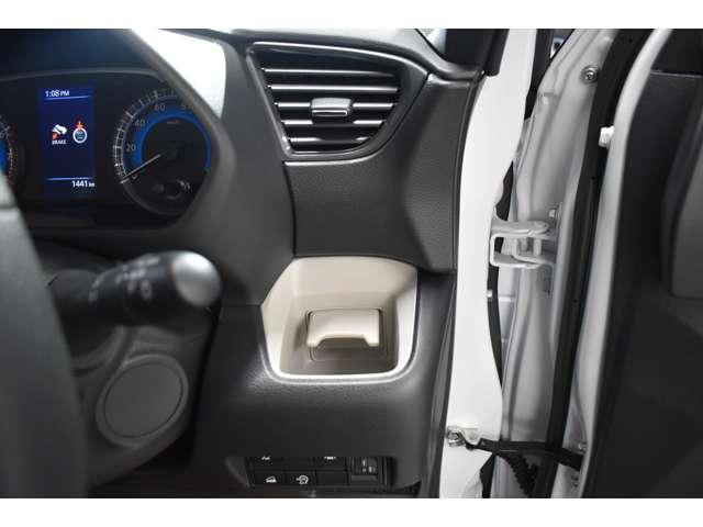 デリカミニ Ｇ　弊社社有車　Ｍナビ　ＴＶ　Ｂカメラ（ミラー）　ｅ－Ａｓｓｉｓｔ　キーレス　シートヒーター　バックモニター　スマートキー　カーテンエアバッグ　フルオートエアコン　盗難防止　ＡＢＳ　ベンチシート　フルセグ（10枚目）