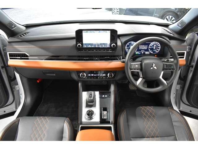 アウトランダーPHEV P スマホ連携ナビ 全方位カメラ AC100V電源 横滑り防止 ETC車載器 フルセグTV シートヒーター パワーシート LEDヘッドライト 4WD メモリーナビ ABS Bカメ アルミ キーレス 寒冷地(3枚目)