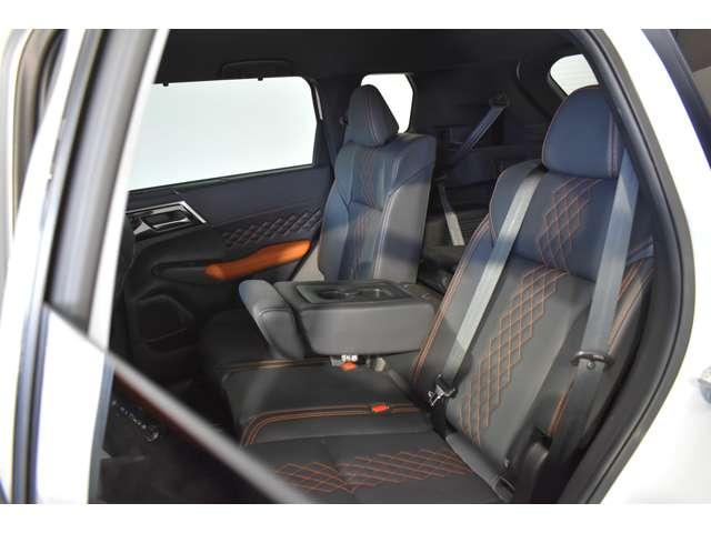 アウトランダーPHEV P スマホ連携ナビ 全方位カメラ AC100V電源 横滑り防止 ETC車載器 フルセグTV シートヒーター パワーシート LEDヘッドライト 4WD メモリーナビ ABS Bカメ アルミ キーレス 寒冷地(14枚目)