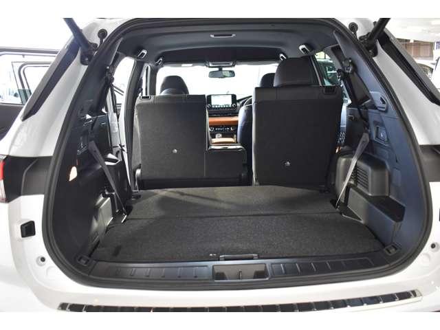 アウトランダーPHEV P スマホ連携ナビ 全方位カメラ AC100V電源 横滑り防止 ETC車載器 フルセグTV シートヒーター パワーシート LEDヘッドライト 4WD メモリーナビ ABS Bカメ アルミ キーレス 寒冷地(17枚目)