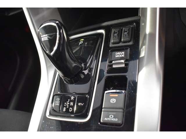 エクリプスクロスPHEV P スマホ連携ナビ 前後ドラレコ AC100V電源 360度カメラ 地デジ ABS LEDランプ クルコン バックカメラ ソナー 寒冷地仕様車 ETC 4WD ナビTV 盗難防止 フルオートエアコン(16枚目)