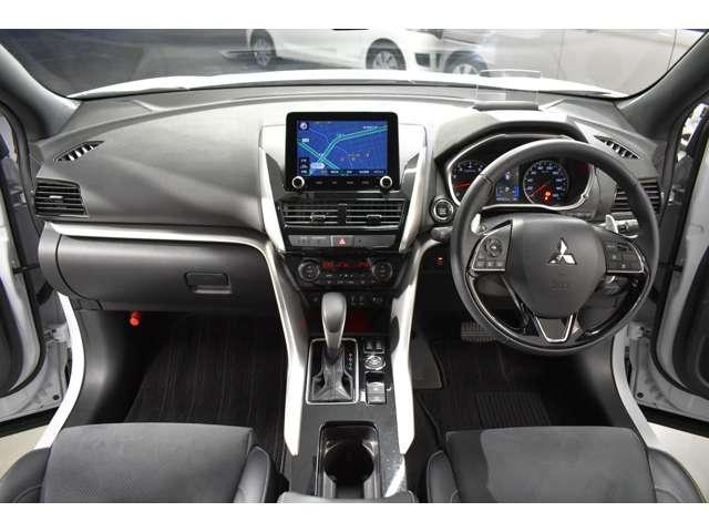 エクリプスクロス P 弊社FCレンタカー スマホ連携ナビ TV ETC e-アシスト アラウンドビューモニター LEDヘッドライト パワーシート フルオートエアコン フルセグTV パーキングセンサー シートヒーター ETC(4枚目)