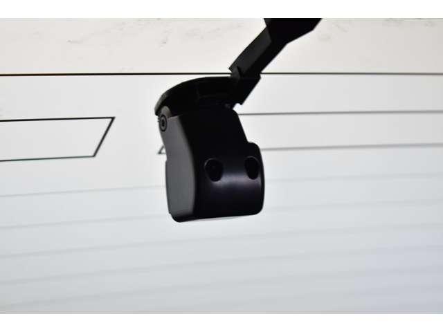 エクリプスクロス Ｐ　車歴レンタ　スマホ連携ナビ　前後ドラレコ　ｅ－アシスト　アラウンドビューモニター　ＬＥＤヘッドライト　パワーシート　フルオートエアコン　フルセグＴＶ　パーキングセンサー　シートヒーター　スマートキー（6枚目）