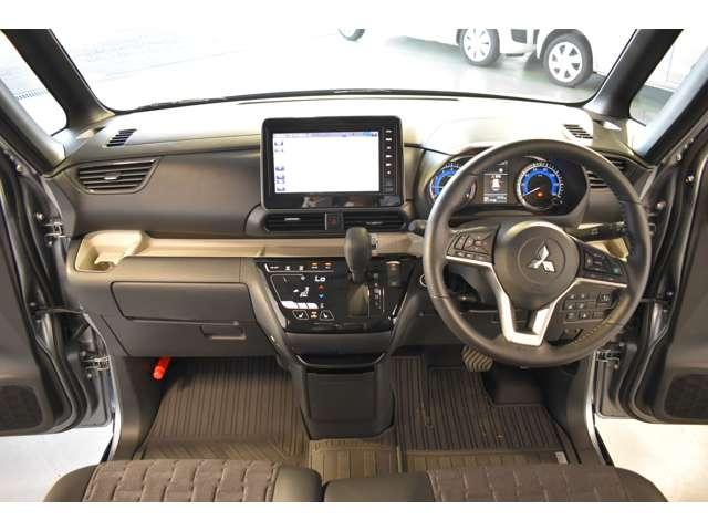 デリカミニ Ｇ　プレミアム　弊社社有車　Ｍナビ　ＴＶ　マイパイロット　ＬＥＤ　Ａクルコン　シートヒーター　ベンチシート　エアコン　コーナーセンサー　パワステ　アルミホイール　キーレスエントリー　エアバッグ　スマートキー　ＡＢＳ（3枚目）