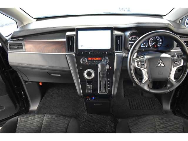 デリカD:5 P カスタム仕様 持込登録 Mナビ 後席モニター Bモニター 地デジ LEDヘッドランプ デュアルエアコン ナビTV シートヒーター ETC 4WD 電動シ-ト 寒冷地仕様 メモリナビ ABS 3列(3枚目)