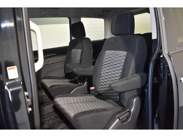 デリカD:5 P カスタム仕様 持込登録 Mナビ 後席モニター Bモニター 地デジ LEDヘッドランプ デュアルエアコン ナビTV シートヒーター ETC 4WD 電動シ-ト 寒冷地仕様 メモリナビ ABS 3列(17枚目)