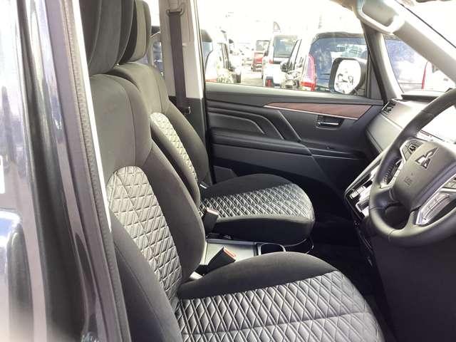 デリカD:5 P 弊社社有車 Mナビ TV 全方位カメラ Bモニター 地デジ LEDヘッドランプ ナビTV シートヒーター 4WD 電動シ-ト 寒冷地仕様 メモリナビ ABS 3列 オートエアコン ASC 盗難防止装置(4枚目)