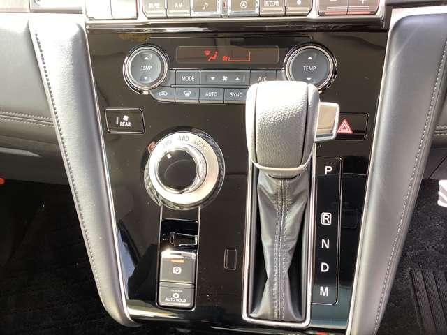 デリカD:5 P 弊社社有車 Mナビ TV 全方位カメラ Bモニター 地デジ LEDヘッドランプ ナビTV シートヒーター 4WD 電動シ-ト 寒冷地仕様 メモリナビ ABS 3列 オートエアコン ASC 盗難防止装置(7枚目)