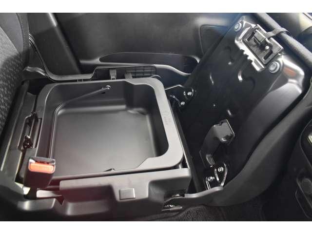 デリカD:2 カスタムハイブリッドMV Mナビ TV Bカメラ 左右パワスラ ASC W電動ドア シートヒータ Bカメラ フルセグ LEDヘッドライト クルコン ナビTV サイドエアバッグ アルミホイール 盗難防止システム ABS スマキ(11枚目)