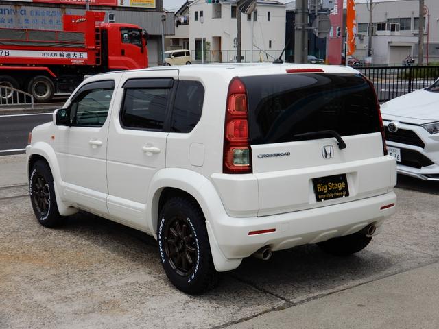クロスロード １８Ｌ　Ｘパッケージ　３列シート・７人乗り・ＥＮＫＥＩサーキュラーＣ１０Ｓ＆トーヨーオープンカントリーＲ／Ｔ２２５／７０Ｒ１６（新品）・オートエアコン・ヘッドランプレベライザー・ワイパーデアイサ・プライバシーガラス（8枚目）
