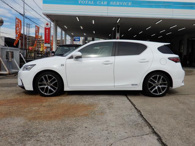 ＣＴ ＣＴ２００ｈ　Ｆスポーツ　ルーフブラック・ムーンルーフ・ＬＥＤヘッドランプ・スピンドルグリル・黒革シート・前席ヒーター付きパワーシート・ステアリングヒーター・パドルシフト・ＳＤナビ・ＤＴＶ・Ｂｌｕｅｔｈｏｏｔｈ・ＥＴＣ２．０（6枚目）