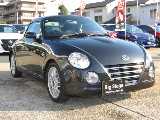 コペン 10thアニバーサリーエディション 最終特別仕様車・シリアルナンバー・電動アクティブトップ・ブラックメッキフロントグリル・プロジェクターヘッドランプ・フォグランプ・BBS15インチホイール・アルミスカッフプレート・本革製スポーツシート(3枚目)