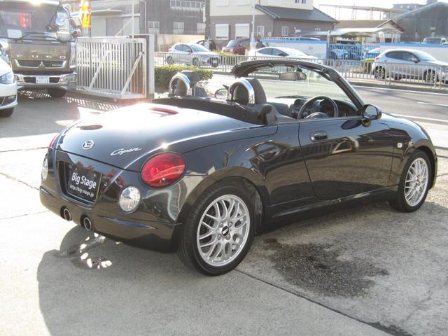 コペン 10thアニバーサリーエディション 最終特別仕様車・シリアルナンバー・電動アクティブトップ・ブラックメッキフロントグリル・プロジェクターヘッドランプ・フォグランプ・BBS15インチホイール・アルミスカッフプレート・本革製スポーツシート(14枚目)