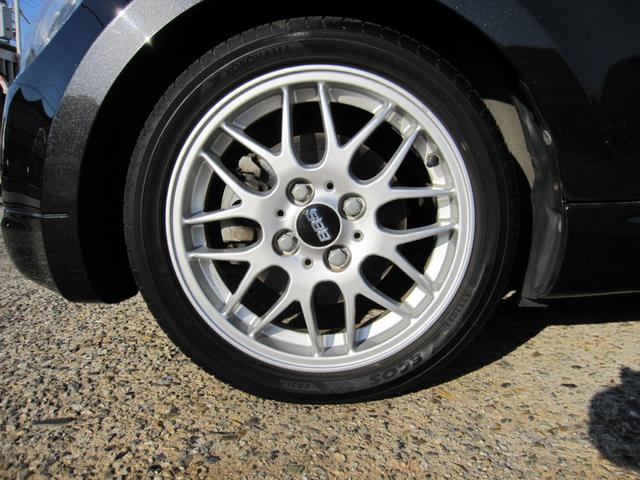 コペン 10thアニバーサリーエディション 最終特別仕様車・シリアルナンバー・電動アクティブトップ・ブラックメッキフロントグリル・プロジェクターヘッドランプ・フォグランプ・BBS15インチホイール・アルミスカッフプレート・本革製スポーツシート(24枚目)