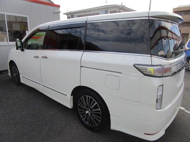 エルグランド ３５０ハイウェイスタープレミアム　１年保証　インテリキー　純正ＨＤＤナビ　Ｂｌｕｅｔｏｏｔｈ　アラウンドビューＭ　３６０度ドラレコ　ブレーキＡ　クルーズコントロール　フリップダウンＭ　レザーシート　純正アルミ　Ｒ両側パワースライド（11枚目）