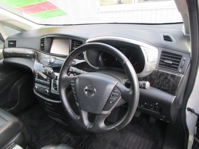 エルグランド ３５０ハイウェイスタープレミアム　１年保証　インテリキー　純正ＨＤＤナビ　Ｂｌｕｅｔｏｏｔｈ　アラウンドビューＭ　３６０度ドラレコ　ブレーキＡ　クルーズコントロール　フリップダウンＭ　レザーシート　純正アルミ　Ｒ両側パワースライド（14枚目）