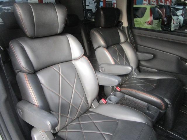 エルグランド ３５０ハイウェイスタープレミアム　１年保証　インテリキー　純正ＨＤＤナビ　Ｂｌｕｅｔｏｏｔｈ　アラウンドビューＭ　３６０度ドラレコ　ブレーキＡ　クルーズコントロール　フリップダウンＭ　レザーシート　純正アルミ　Ｒ両側パワースライド（17枚目）