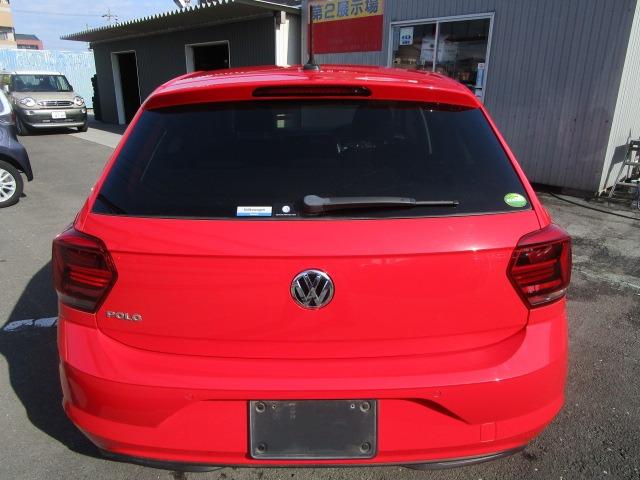 ポロ ＴＳＩコンフォートライン　Ｗエアバック　ＡＢＳ　インテリキー　純正ＳＤナビ　ＣＤ　ワンセグ　Ｂｌｕｅｔｏｏｔｈ　Ｂカメラ　ＵＳＢ　クルーズコントロール　ブレーキＡ　純正アルミ　クリアランスソナー　ＩＣ付ターボ　ｉ－ＳＴＯＰ（3枚目）