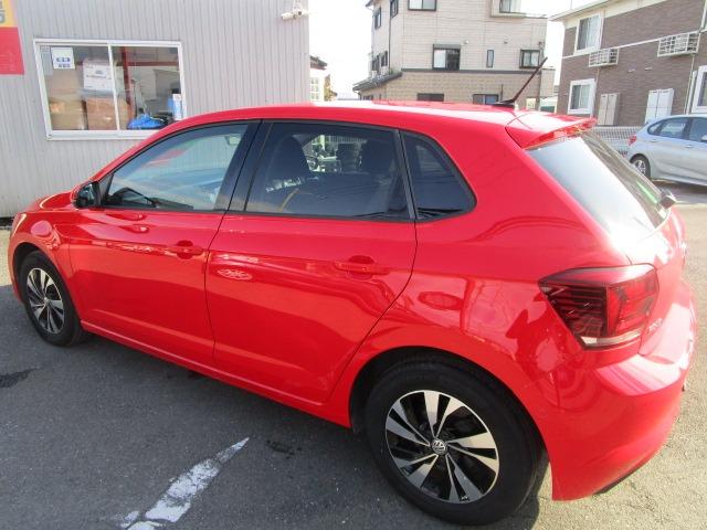 ポロ ＴＳＩコンフォートライン　Ｗエアバック　ＡＢＳ　インテリキー　純正ＳＤナビ　ＣＤ　ワンセグ　Ｂｌｕｅｔｏｏｔｈ　Ｂカメラ　ＵＳＢ　クルーズコントロール　ブレーキＡ　純正アルミ　クリアランスソナー　ＩＣ付ターボ　ｉ－ＳＴＯＰ（11枚目）