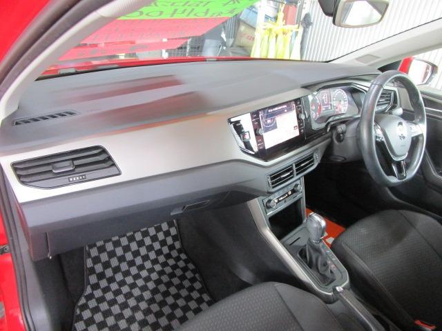 ポロ ＴＳＩコンフォートライン　Ｗエアバック　ＡＢＳ　インテリキー　純正ＳＤナビ　ＣＤ　ワンセグ　Ｂｌｕｅｔｏｏｔｈ　Ｂカメラ　ＵＳＢ　クルーズコントロール　ブレーキＡ　純正アルミ　クリアランスソナー　ＩＣ付ターボ　ｉ－ＳＴＯＰ（13枚目）