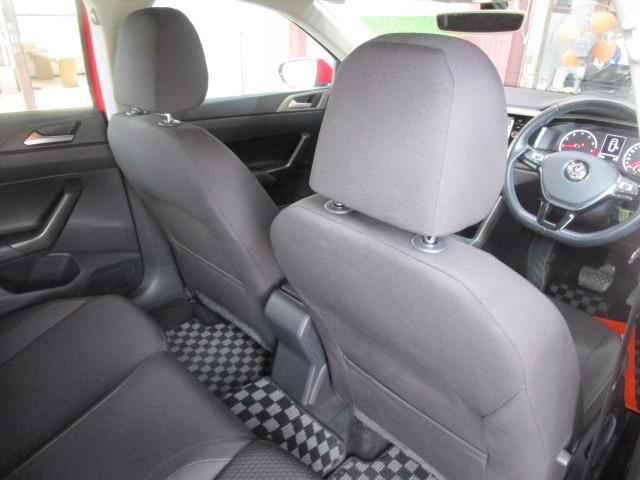 ポロ ＴＳＩコンフォートライン　Ｗエアバック　ＡＢＳ　インテリキー　純正ＳＤナビ　ＣＤ　ワンセグ　Ｂｌｕｅｔｏｏｔｈ　Ｂカメラ　ＵＳＢ　クルーズコントロール　ブレーキＡ　純正アルミ　クリアランスソナー　ＩＣ付ターボ　ｉ－ＳＴＯＰ（17枚目）