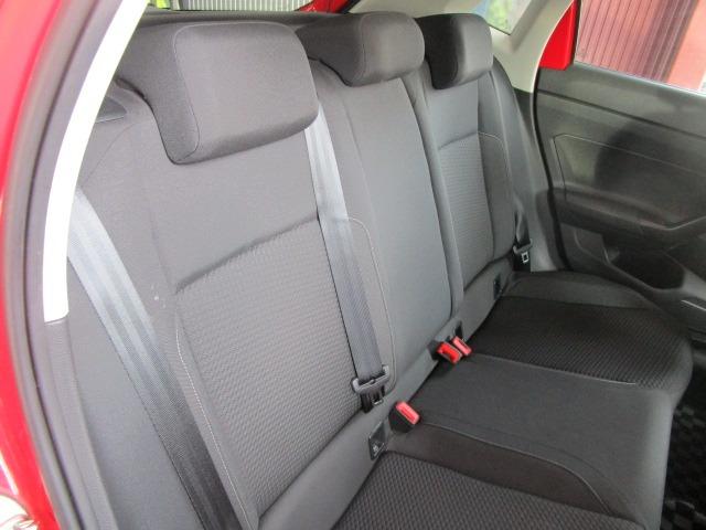 ポロ ＴＳＩコンフォートライン　Ｗエアバック　ＡＢＳ　インテリキー　純正ＳＤナビ　ＣＤ　ワンセグ　Ｂｌｕｅｔｏｏｔｈ　Ｂカメラ　ＵＳＢ　クルーズコントロール　ブレーキＡ　純正アルミ　クリアランスソナー　ＩＣ付ターボ　ｉ－ＳＴＯＰ（19枚目）