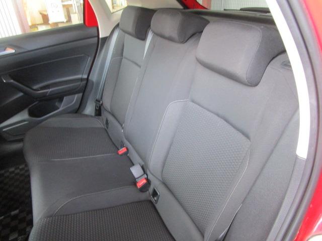 ポロ ＴＳＩコンフォートライン　Ｗエアバック　ＡＢＳ　インテリキー　純正ＳＤナビ　ＣＤ　ワンセグ　Ｂｌｕｅｔｏｏｔｈ　Ｂカメラ　ＵＳＢ　クルーズコントロール　ブレーキＡ　純正アルミ　クリアランスソナー　ＩＣ付ターボ　ｉ－ＳＴＯＰ（20枚目）