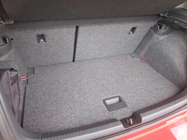 ポロ ＴＳＩコンフォートライン　Ｗエアバック　ＡＢＳ　インテリキー　純正ＳＤナビ　ＣＤ　ワンセグ　Ｂｌｕｅｔｏｏｔｈ　Ｂカメラ　ＵＳＢ　クルーズコントロール　ブレーキＡ　純正アルミ　クリアランスソナー　ＩＣ付ターボ　ｉ－ＳＴＯＰ（22枚目）