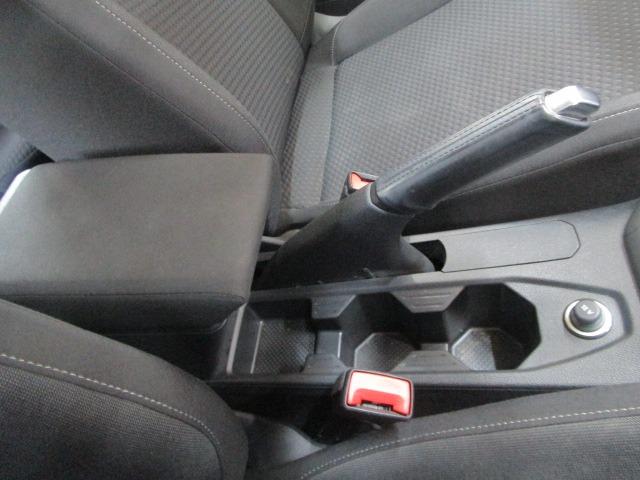 ポロ ＴＳＩコンフォートライン　Ｗエアバック　ＡＢＳ　インテリキー　純正ＳＤナビ　ＣＤ　ワンセグ　Ｂｌｕｅｔｏｏｔｈ　Ｂカメラ　ＵＳＢ　クルーズコントロール　ブレーキＡ　純正アルミ　クリアランスソナー　ＩＣ付ターボ　ｉ－ＳＴＯＰ（35枚目）