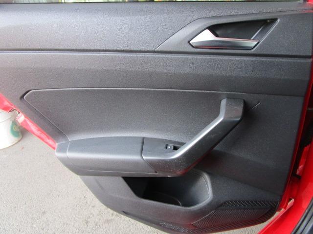 ポロ ＴＳＩコンフォートライン　Ｗエアバック　ＡＢＳ　インテリキー　純正ＳＤナビ　ＣＤ　ワンセグ　Ｂｌｕｅｔｏｏｔｈ　Ｂカメラ　ＵＳＢ　クルーズコントロール　ブレーキＡ　純正アルミ　クリアランスソナー　ＩＣ付ターボ　ｉ－ＳＴＯＰ（45枚目）