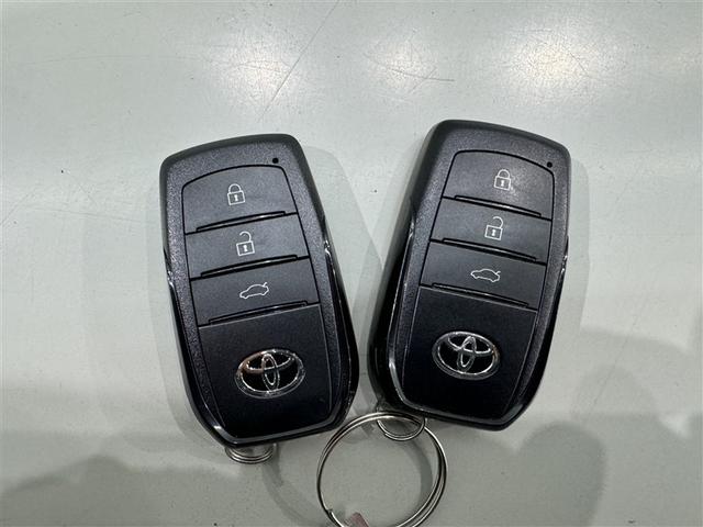 カローラ ハイブリッド ダブルバイビー 衝突被害軽減システム フルセグ バックカメラ ETC ドラレコ ミュージックプレイヤー接続可 オートクルーズコントロール LEDヘッドランプ スマートキー キーレス ハイブリッド(25枚目)