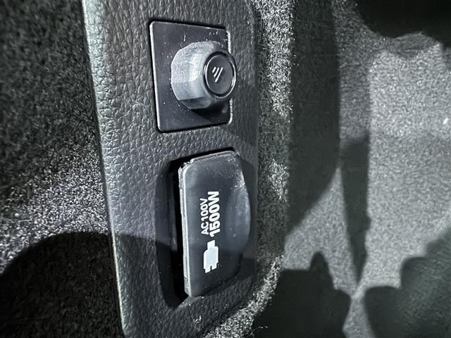 カローラ ハイブリッド ダブルバイビー 衝突被害軽減システム フルセグ バックカメラ ETC ドラレコ ミュージックプレイヤー接続可 オートクルーズコントロール LEDヘッドランプ スマートキー キーレス ハイブリッド(30枚目)