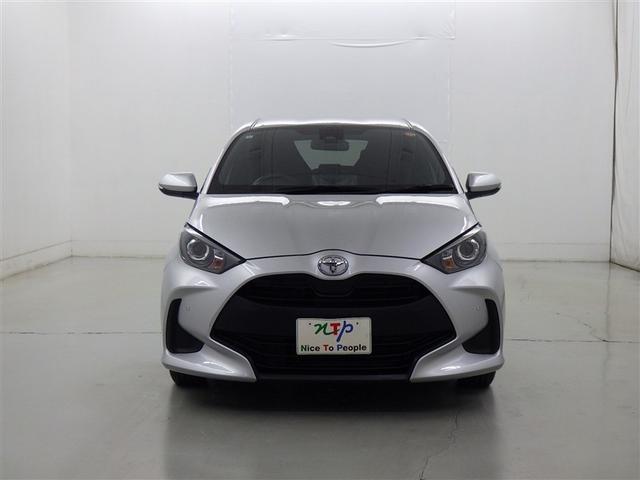 ヤリス Ｘ　衝突被害軽減システム　メモリーナビ　バックカメラ　ＥＴＣ　ミュージックプレイヤー接続可　スマートキー　キーレス（3枚目）