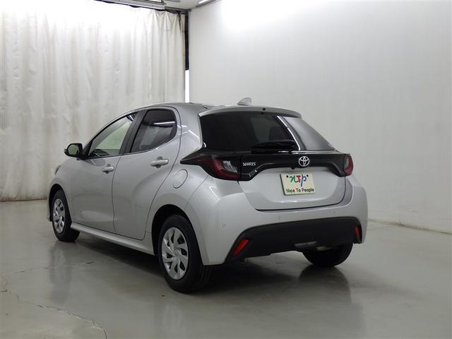 ヤリス Ｘ　衝突被害軽減システム　メモリーナビ　バックカメラ　ＥＴＣ　ミュージックプレイヤー接続可　スマートキー　キーレス（5枚目）