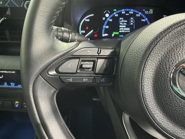 ヤリスクロス ハイブリッドＺ　衝突被害軽減システム　メモリーナビ　バックカメラ　ＥＴＣ　ドラレコ　ミュージックプレイヤー接続可　電動シート　オートクルーズコントロール　ＬＥＤヘッドランプ　スマートキー　キーレス　ハイブリッド（25枚目）