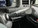 【オートライト】車外の明るさに応じて、自動的にライトの点灯・消灯をしてくれます。