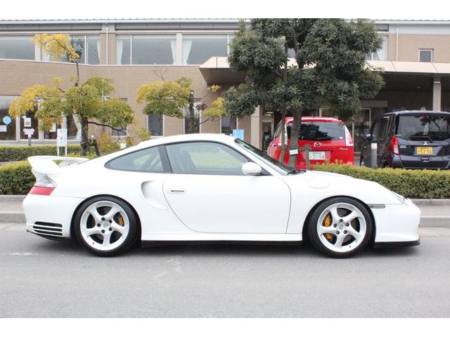 ９１１ＧＴ２　新並・クラブスポーツＰＫＧ・ＰＣＣＢ・ＣＰＵチューニング５４０ｐｓ・ロールゲージ・ＲＥＣＡＲＯカラークレストフルバケットシート・ＳＣＨＲＯＴＨレーシング６点式ベルト・クァンタム車高調・純正１８ＡＷ(2枚目)