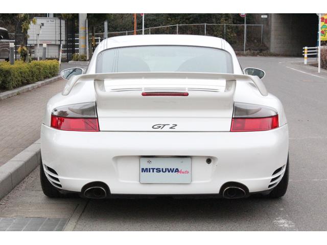 ９１１ＧＴ２　新並・クラブスポーツＰＫＧ・ＰＣＣＢ・ＣＰＵチューニング５４０ｐｓ・ロールゲージ・ＲＥＣＡＲＯカラークレストフルバケットシート・ＳＣＨＲＯＴＨレーシング６点式ベルト・クァンタム車高調・純正１８ＡＷ(5枚目)