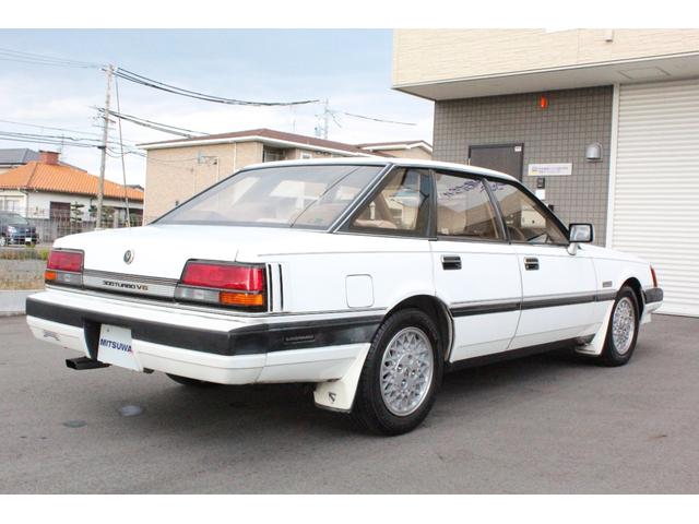 レパード 300ターボ グランドエディション 実走行30180km タイベル交換済・VG30ターボ・フルオリジナル・修復歴なし・ガレージ保管・禁煙車・クルコン・オートエアコン・純正マットガード・純正フロアマット・純正オーディオデッキ・純正15インチアルミ(3枚目)