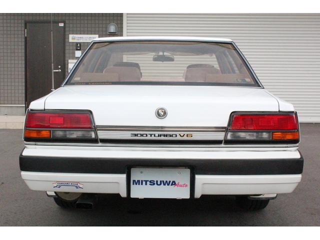 レパード 300ターボ グランドエディション 実走行30180km タイベル交換済・VG30ターボ・フルオリジナル・修復歴なし・ガレージ保管・禁煙車・クルコン・オートエアコン・純正マットガード・純正フロアマット・純正オーディオデッキ・純正15インチアルミ(5枚目)