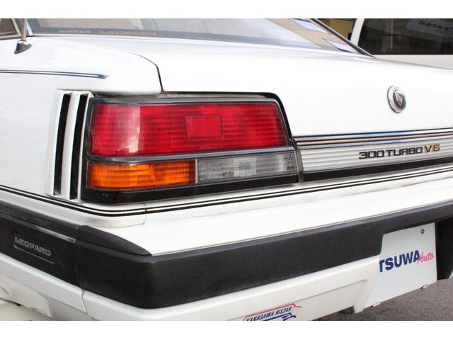 レパード 300ターボ グランドエディション 実走行30180km タイベル交換済・VG30ターボ・フルオリジナル・修復歴なし・ガレージ保管・禁煙車・クルコン・オートエアコン・純正マットガード・純正フロアマット・純正オーディオデッキ・純正15インチアルミ(13枚目)