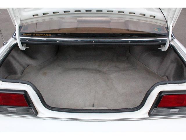 レパード 300ターボ グランドエディション 実走行30180km タイベル交換済・VG30ターボ・フルオリジナル・修復歴なし・ガレージ保管・禁煙車・クルコン・オートエアコン・純正マットガード・純正フロアマット・純正オーディオデッキ・純正15インチアルミ(20枚目)