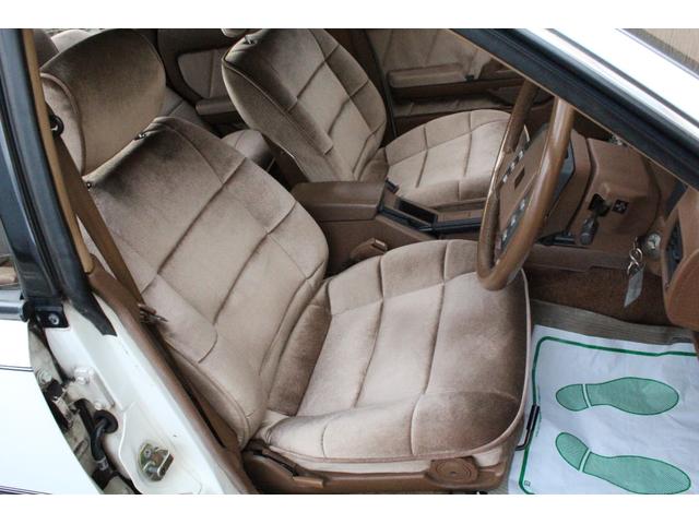 レパード 300ターボ グランドエディション 実走行30180km タイベル交換済・VG30ターボ・フルオリジナル・修復歴なし・ガレージ保管・禁煙車・クルコン・オートエアコン・純正マットガード・純正フロアマット・純正オーディオデッキ・純正15インチアルミ(24枚目)