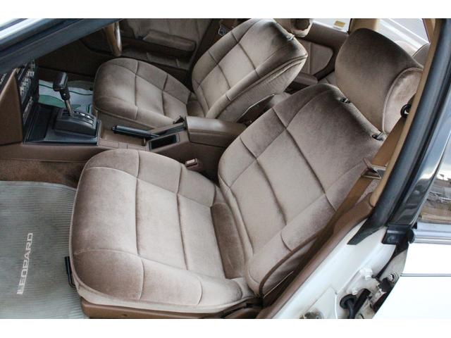 レパード 300ターボ グランドエディション 実走行30180km タイベル交換済・VG30ターボ・フルオリジナル・修復歴なし・ガレージ保管・禁煙車・クルコン・オートエアコン・純正マットガード・純正フロアマット・純正オーディオデッキ・純正15インチアルミ(26枚目)